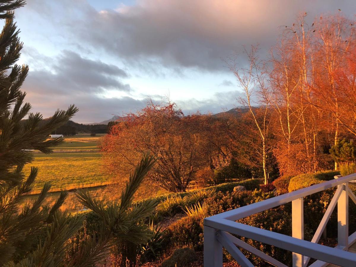 Mole Creek Hideaway Hotel Exterior photo